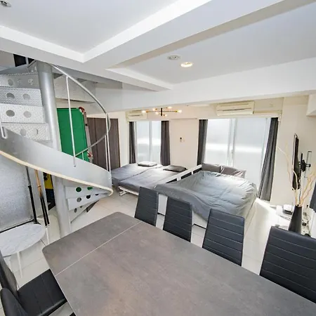 Ferienwohnung メルシアター鈍色の風・最上階デザイナーズルーム Ōsaka Exterior foto